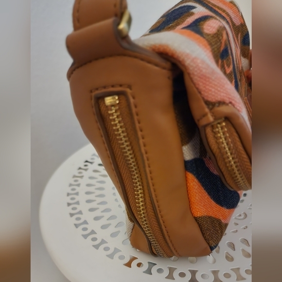 FOSSIL Handbag, Floral, Fabric, and Leather - Picture 6 of 15